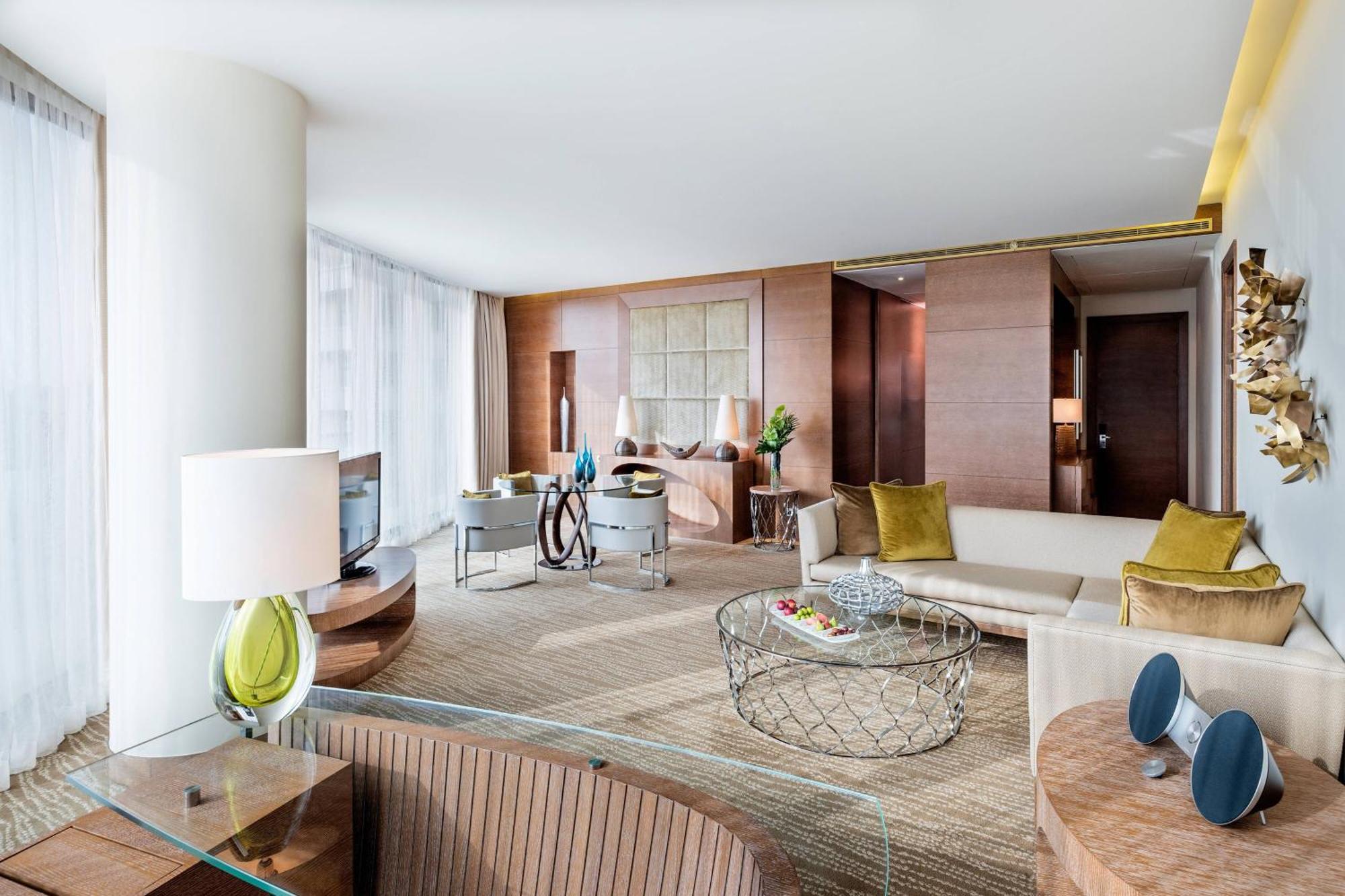 Jw Marriott Absheron Baku Hotel Εξωτερικό φωτογραφία A suite at the Ritz-Carlton, DIFC