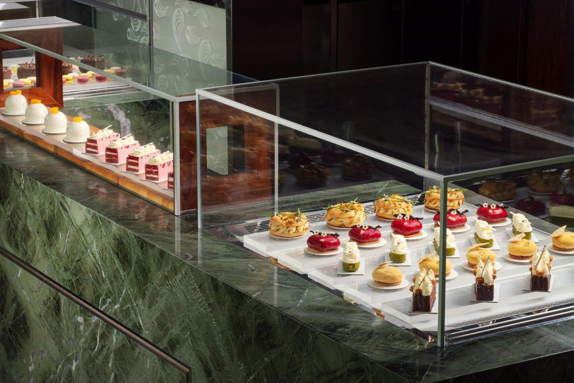 Jw Marriott Absheron Baku Hotel Εξωτερικό φωτογραφία A display case