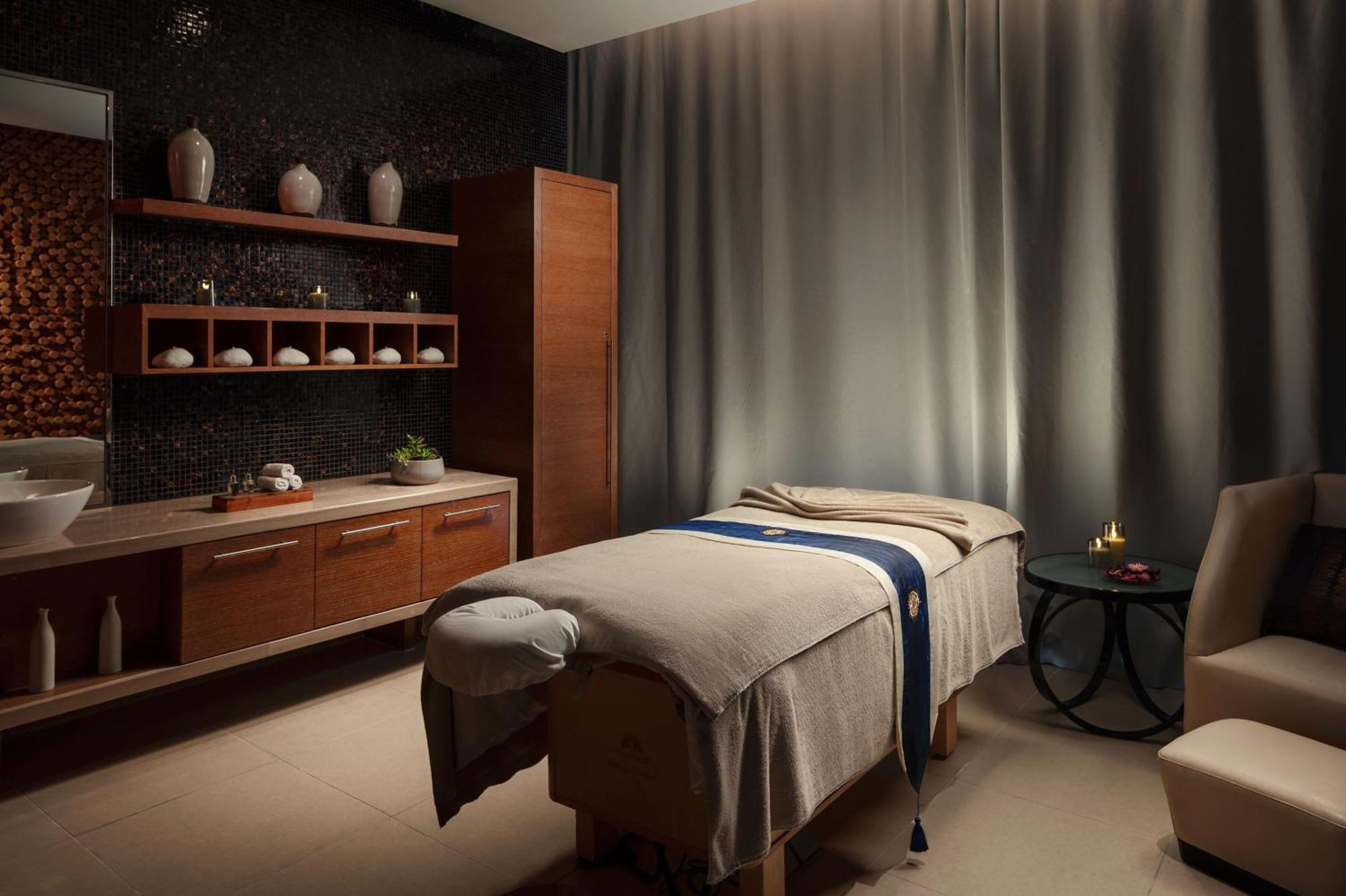 Jw Marriott Absheron Baku Hotel Εξωτερικό φωτογραφία A massage bed