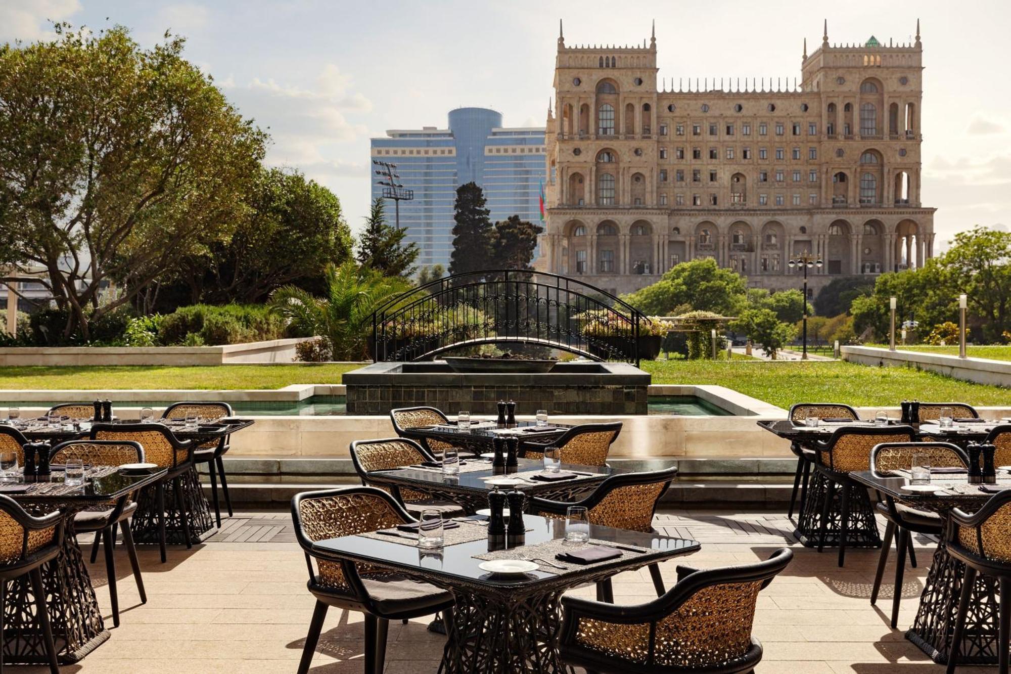 Jw Marriott Absheron Baku Hotel Εξωτερικό φωτογραφία The hotel's outdoor restaurant